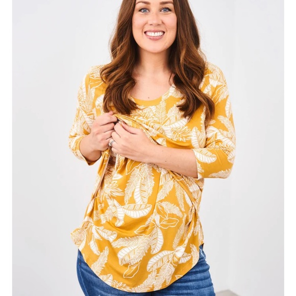 Latched Mama 3/4 sleeve scoop neck printed nursing top - Picture 6 of 7